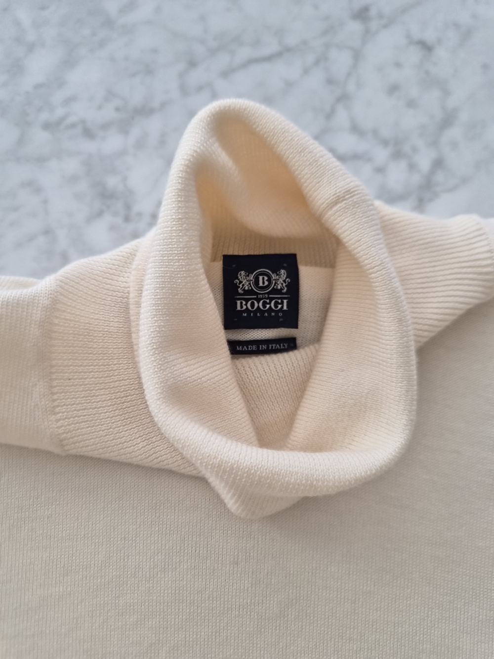 BOGGI Men's Cream Turtleneck Sweater